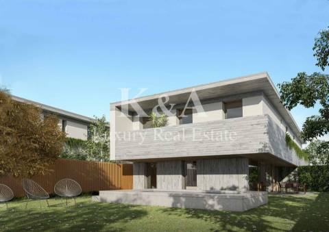 Moradia em condomínio fechado, perto do Parque da Cidade.