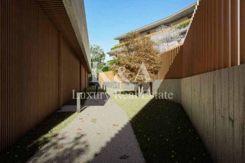 Moradia em condomínio fechado, perto do Parque da Cidade.