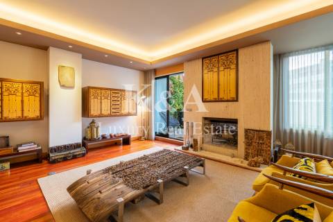 Moradia T4 com jardim e piscina na cobertura