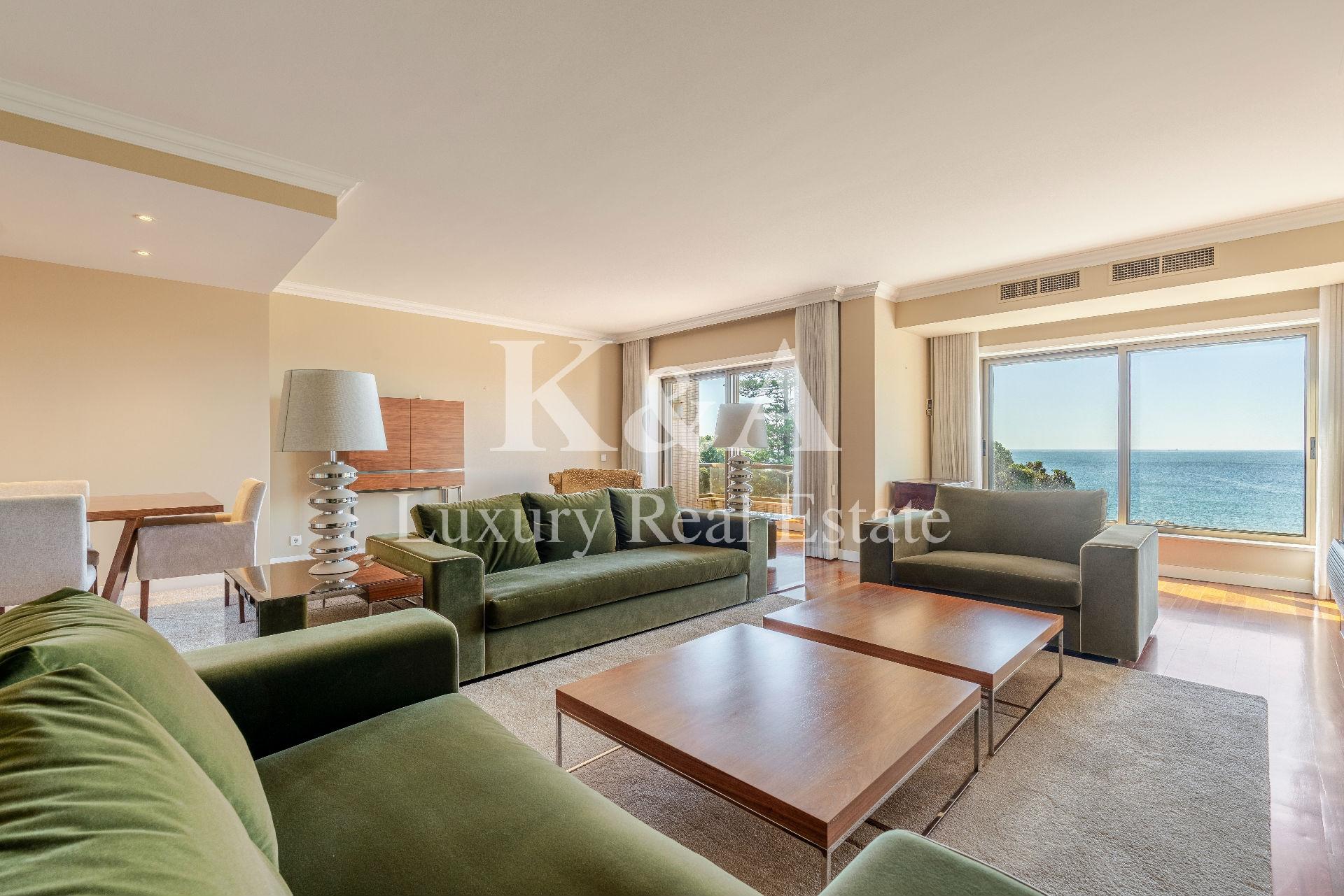 Apartamento T3 na primeira linha de mar na Foz