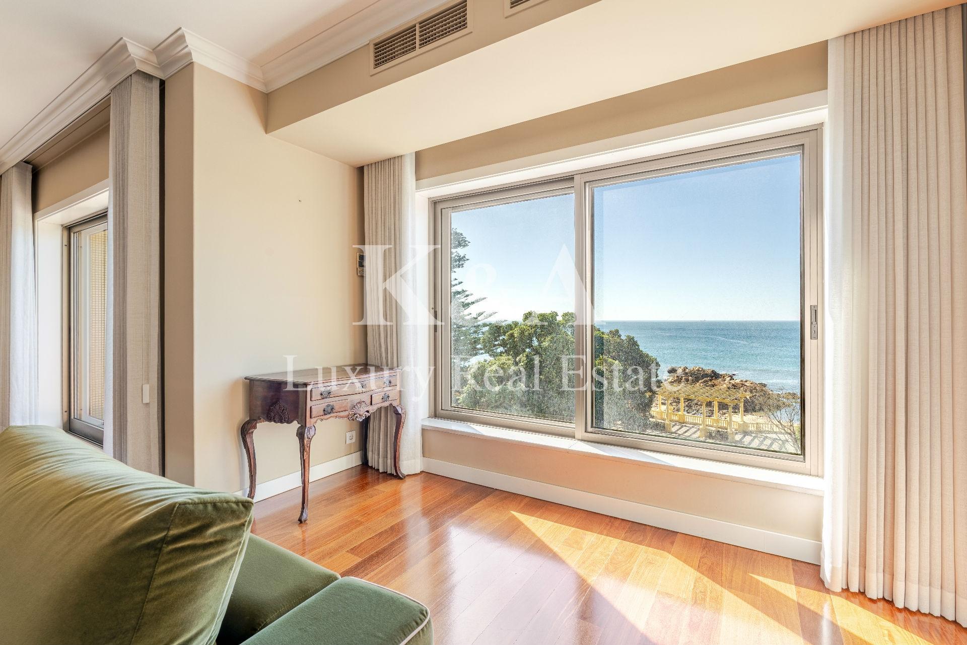 Apartamento T3 na primeira linha de mar na Foz