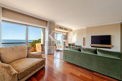 Apartamento T3 na primeira linha de mar na Foz