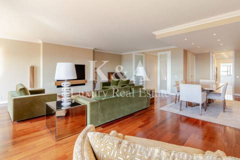 Apartamento T3 na primeira linha de mar na Foz