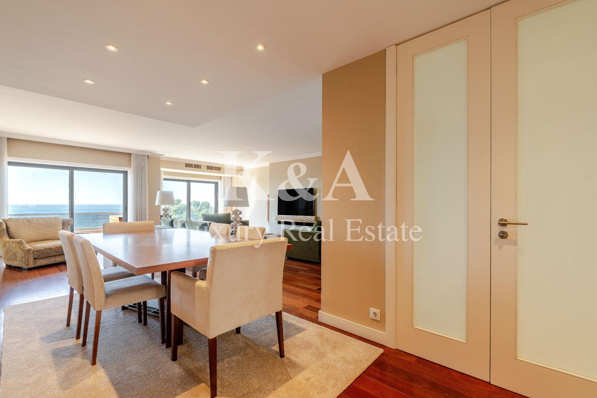 Apartamento T3 na primeira linha de mar na Foz