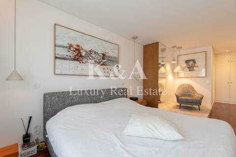 Apartamento T4 com vista mar em Matosinhos num condomínio com piscina.