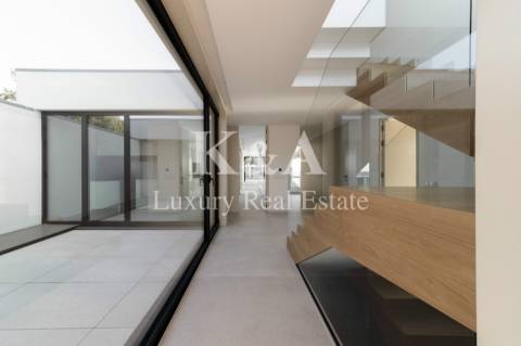 Moradia T4 com piscina, localizada a poucos passos das praias de Gaia