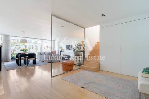 Moradia V4 com jardim na Boavista