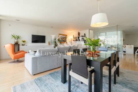 Moradia V4 com jardim na Boavista