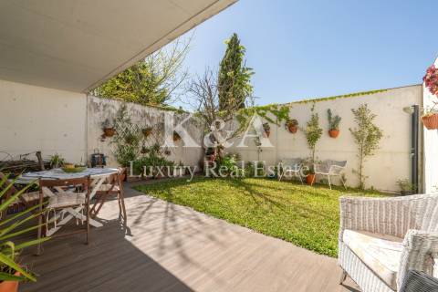 Moradia V4 com jardim na Boavista