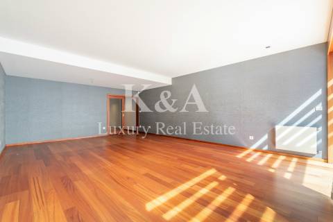 Moradia em banda T4+1 em condomínio fechado