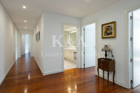 Apartamento com vista privilegiada sobre o rio Douro