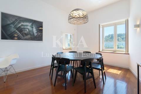 Apartamento com vista privilegiada sobre o rio Douro