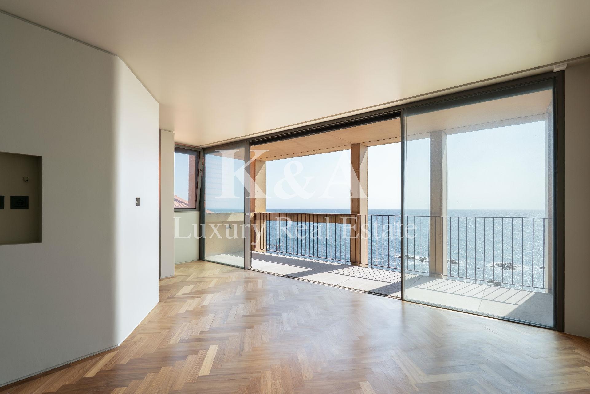 Apartamento T2 1º linha na Foz, vista mar.