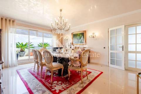 Apartamento T6 duplex com vistas panorâmicas sobre o Rio Douro e o mar