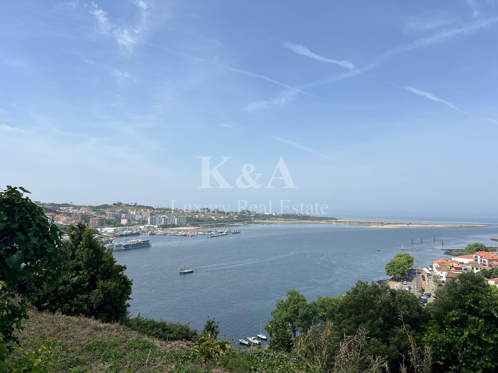 Terreno com vistas inalteraveis sobre o rio Douro