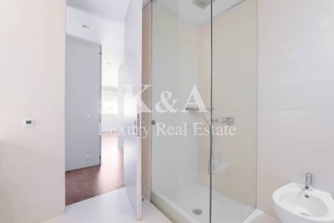 Apartamento T3 em primeira linha de mar na Foz.