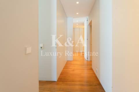 Apartamento T3 em primeira linha de mar na Foz.