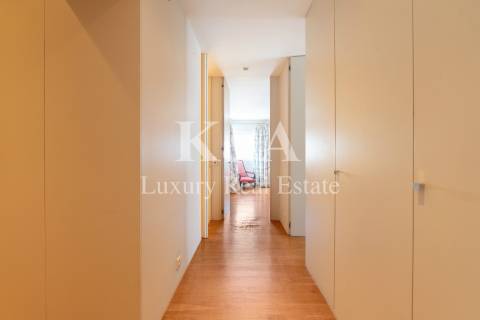 Apartamento T3 em primeira linha de mar na Foz.