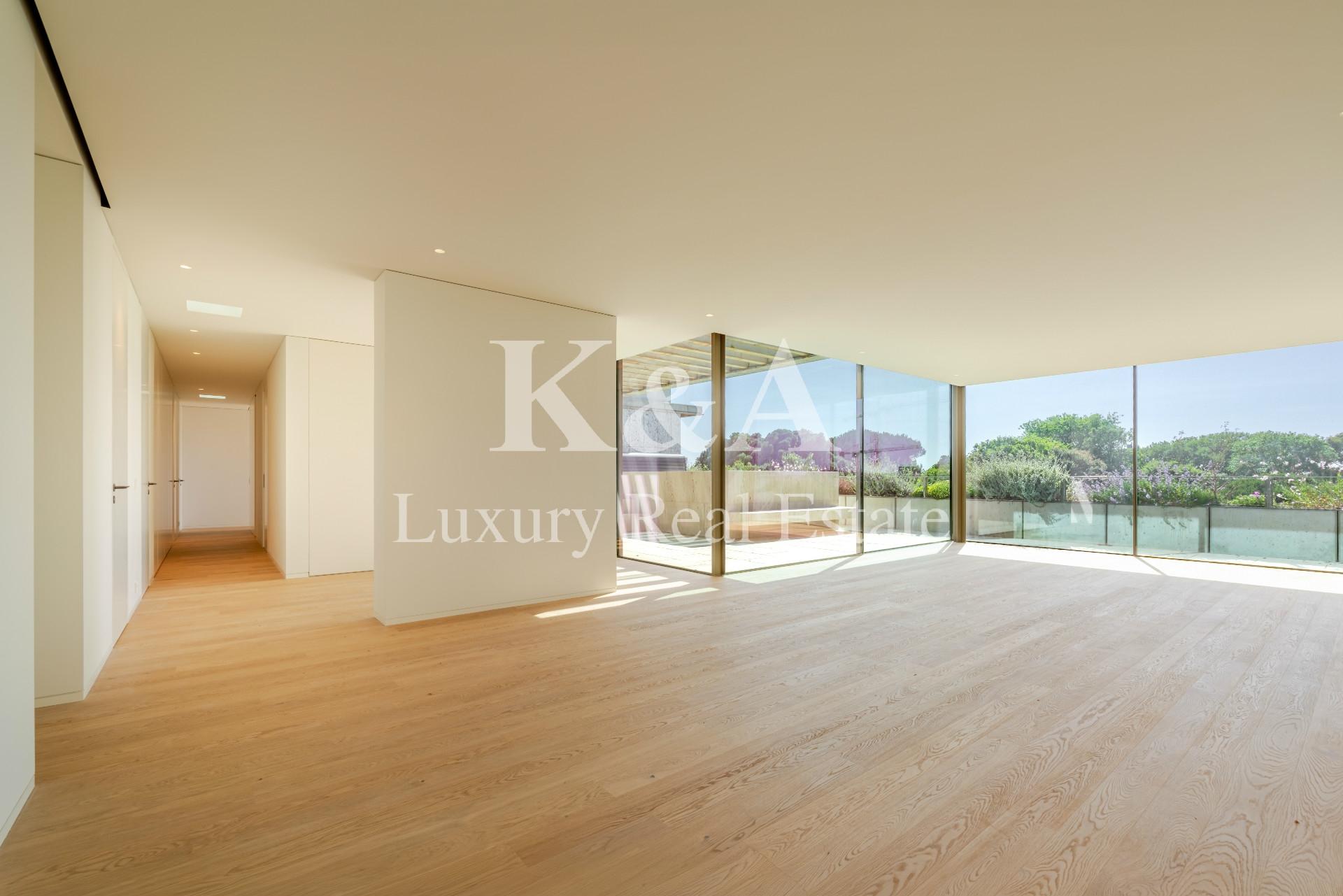 Apartamento Penthouse T4 com terraço e piscina na Foz
