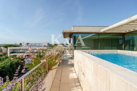 Apartamento Penthouse T4 com terraço e piscina na Foz