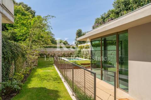 Apartamento Penthouse T4 com terraço e piscina na Foz