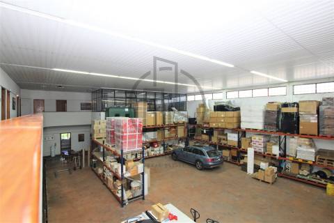 Armazém  Venda em Antas e Abade de Vermoim,Vila Nova de Famalicão