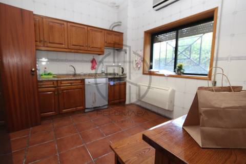 Armazém  Venda em Antas e Abade de Vermoim,Vila Nova de Famalicão