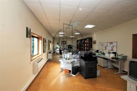 Armazém  Venda em Antas e Abade de Vermoim,Vila Nova de Famalicão