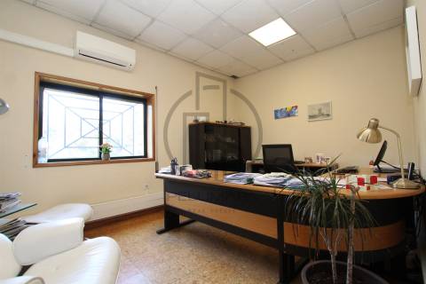 Armazém  Venda em Antas e Abade de Vermoim,Vila Nova de Famalicão