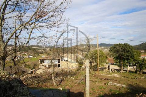 Moradia T3 Venda em Arnoso (Santa Maria e Santa Eulália) e Sezures,Vila Nova de Famalicão