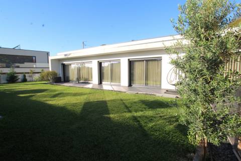 Moradia T3 Venda em Louro,Vila Nova de Famalicão