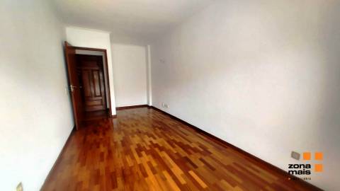 Apartamento T1+1 Arrendamento em Ramalde,Porto