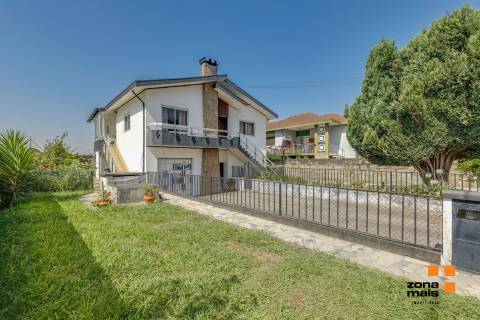 Moradia Isolada T5 Venda em Nogueira e Silva Escura,Maia