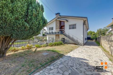 Moradia Isolada T5 Venda em Nogueira e Silva Escura,Maia