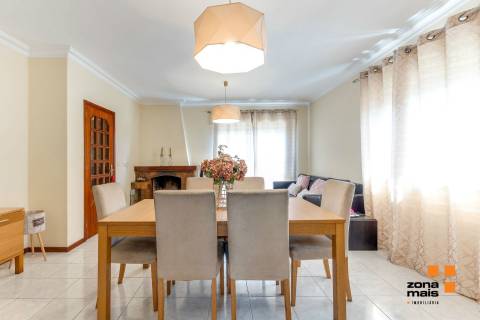 Moradia Isolada T5 Venda em Nogueira e Silva Escura,Maia