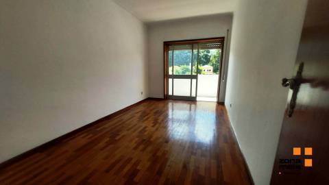 Apartamento T1+1 Arrendamento em Ramalde,Porto