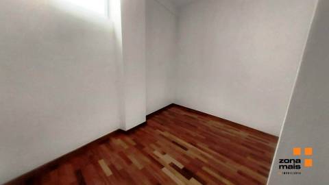 Apartamento T1+1 Arrendamento em Ramalde,Porto