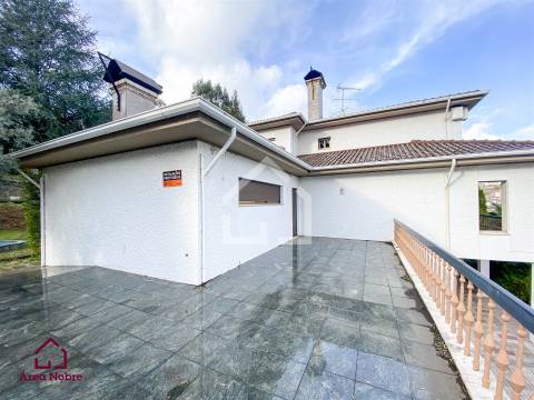 Moradia T5 a 15 min. do Porto!