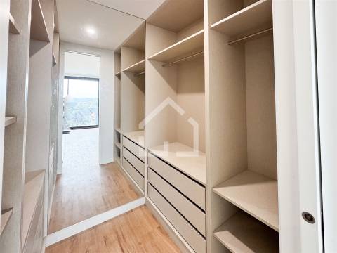 Moradia T4 NOVA | centro de Canedo!