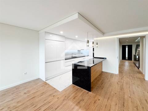 Moradia T4 NOVA | centro de Canedo!