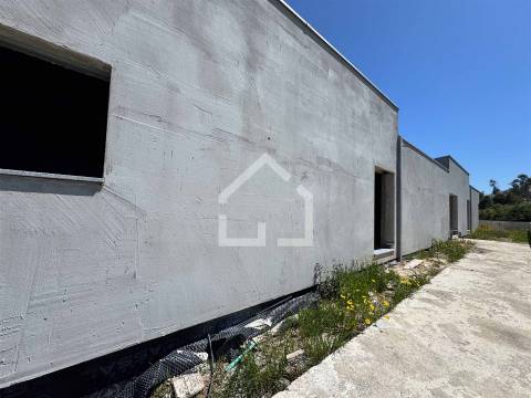 Moradia de sonho tipo casa térrea ! Em construção