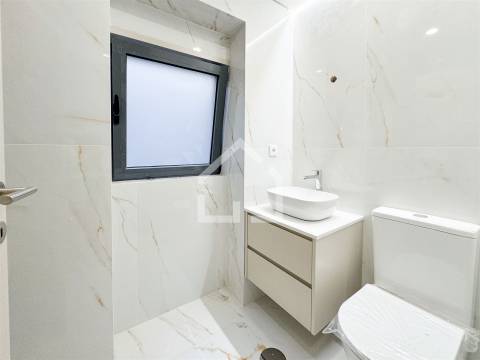 Andar Moradia no centro de Espinho!