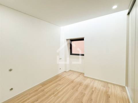 Andar Moradia no centro de Espinho!