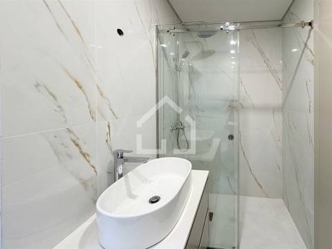 Andar Moradia no centro de Espinho!