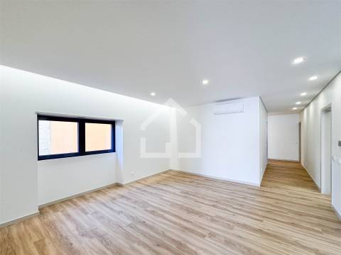 Andar Moradia no centro de Espinho!