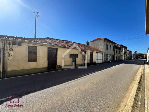 Moradias Centenárias em Cortegaça!