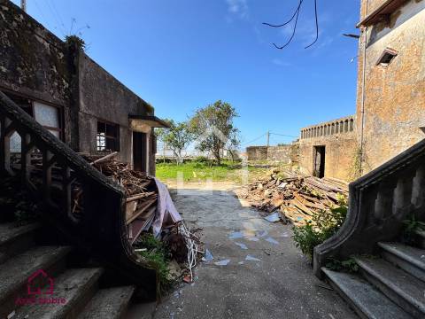 Moradias Centenárias em Cortegaça!