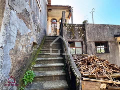 Moradias Centenárias em Cortegaça!