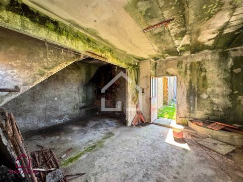 Moradias Centenárias em Cortegaça!