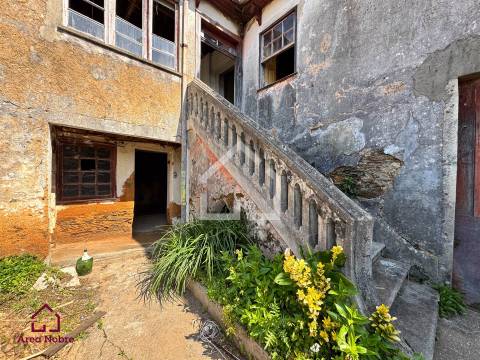 Moradias Centenárias em Cortegaça!